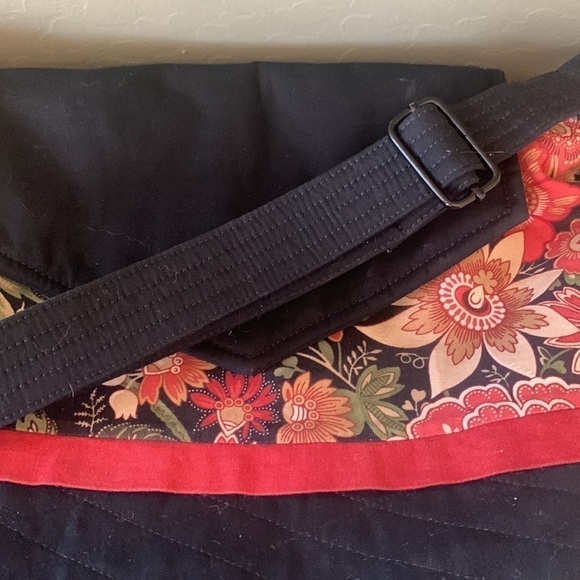 Handmade Quilted Floral Set Custom Shoulder Bag Matching Sunglass Phone Wristlet - Picture 9 of 12